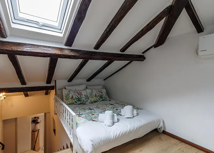 Sicardi - Elegant In Old Town Apartmán *