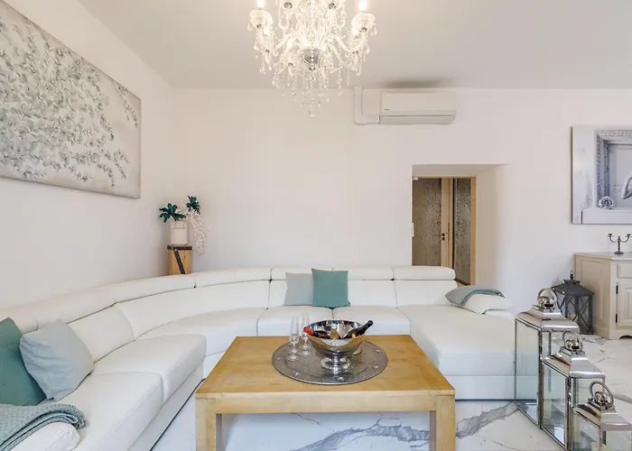 Sicardi - Elegant In Old Town Apartmán *